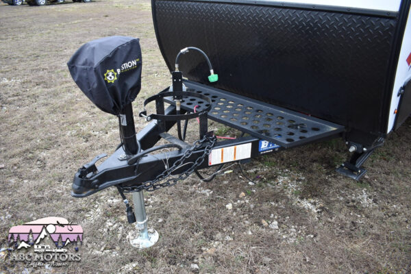 Braxton Creek Bushwhacker - 12RAD Floorplan - Travel Trailer RV - 16 ft - 2024 Edition - Image 8