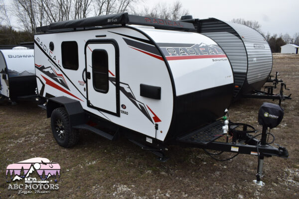 Braxton Creek Bushwhacker - 12RAD Floorplan - Travel Trailer RV - 16 ft - 2024 Edition - Image 7