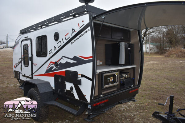 Braxton Creek Bushwhacker - 12RAD Floorplan - Travel Trailer RV - 16 ft - 2024 Edition - Image 6