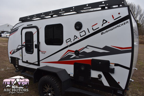 Braxton Creek Bushwhacker - 12RAD Floorplan - Travel Trailer RV - 16 ft - 2024 Edition - Image 13