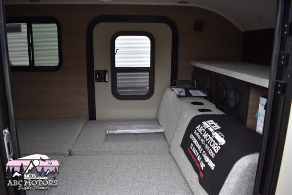 Braxton Creek Bushwhacker - 12RAD Floorplan - Travel Trailer RV - 16 ft - 2024 Edition - Image 17