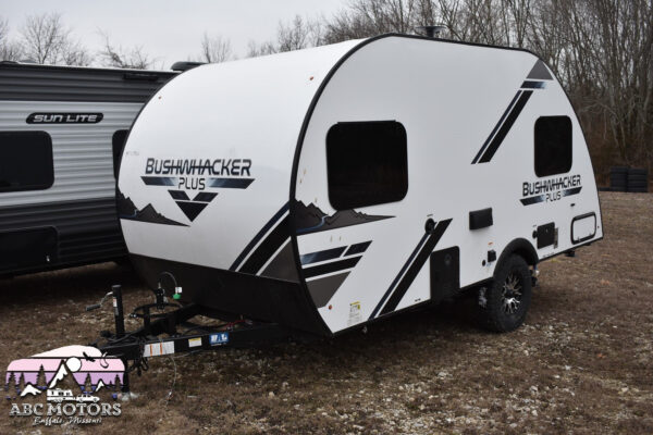 Braxton Creek Bushwhacker-  17F Floorplan- Travel Trailer RV - 17 ft - 2024 Edition - Image 11