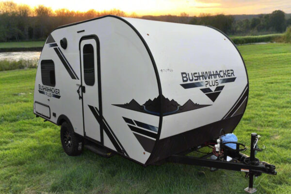 Braxton Creek Bushwhacker-  17F Floorplan- Travel Trailer RV - 17 ft - 2024 Edition