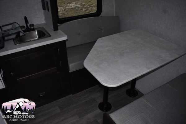 Braxton Creek Bushwhacker-  17F Floorplan- Travel Trailer RV - 17 ft - 2024 Edition - Image 15