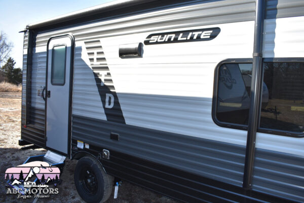 Sunset Park RV Sun Lite - 19BH Floorplan - Travel Trailer RV - 21 ft - 2024 Edition - Image 7