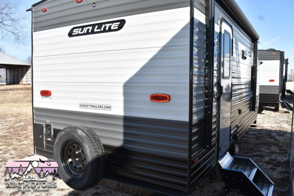 Sunset Park RV Sun Lite - 19BH Floorplan - Travel Trailer RV - 21 ft - 2024 Edition - Image 6