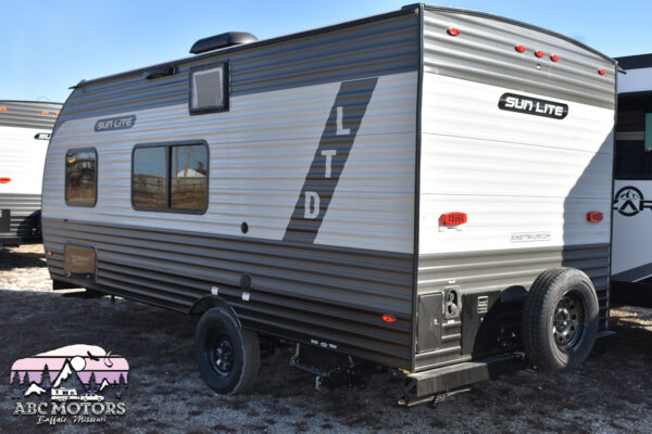 Sunset Park RV Sun Lite - 19BH Floorplan - Travel Trailer RV - 21 ft - 2024 Edition - Image 8