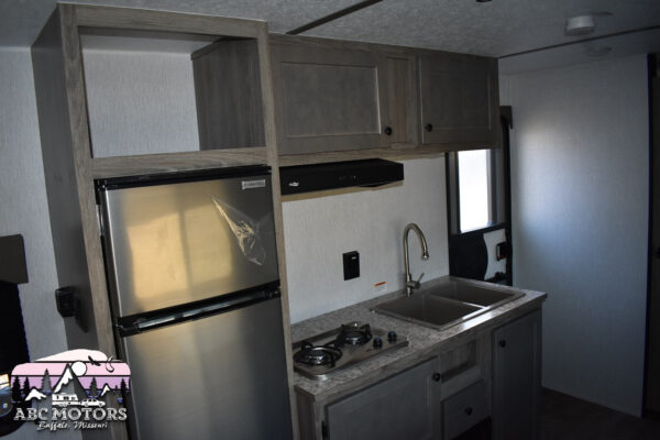 Sunset Park RV Sun Lite - 19BH Floorplan - Travel Trailer RV - 21 ft - 2024 Edition - Image 13