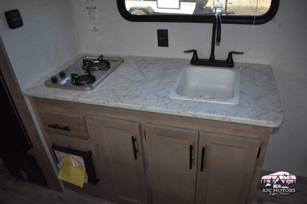Gulf Stream Ameri-Lite - 189DD Floorplan - Travel Trailer RV - 20 ft - 2025 Edition - Image 6