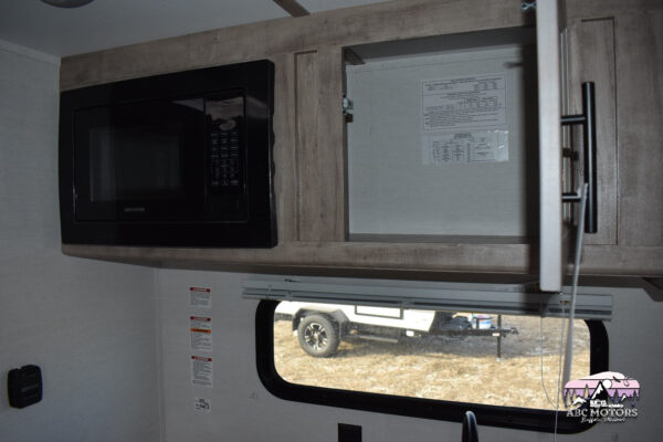 Gulf Stream Ameri-Lite - 189DD Floorplan - Travel Trailer RV - 20 ft - 2025 Edition - Image 7