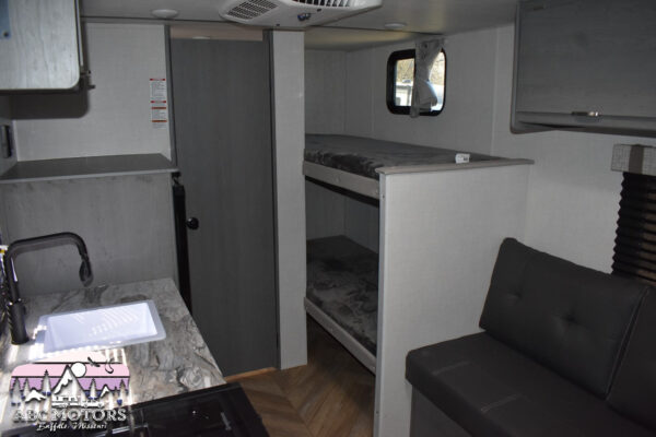 Forest River Ozark - 1620BHLE Floorplan - Travel Trailer RV - 20 ft - 2024 Edition - Image 2