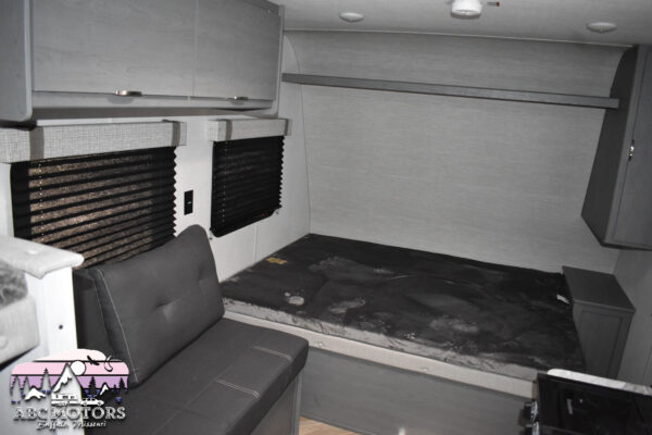 Forest River Ozark - 1620BHLE Floorplan - Travel Trailer RV - 20 ft - 2024 Edition - Image 15