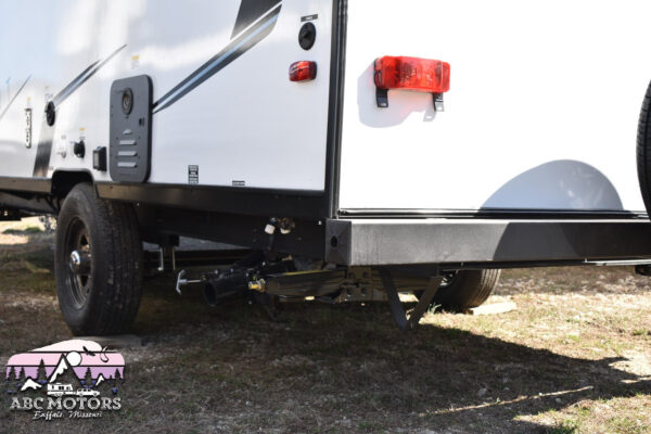 Forest River Ozark - 1660FQX Floorplan - Travel Trailer RV - 22 ft - 2024 Edition - Image 7
