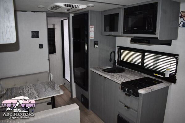 Forest River Ozark - 1660FQX Floorplan - Travel Trailer RV - 22 ft - 2024 Edition - Image 4