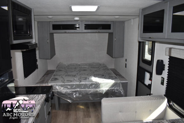 Forest River Ozark - 1660FQX Floorplan - Travel Trailer RV - 22 ft - 2024 Edition - Image 13
