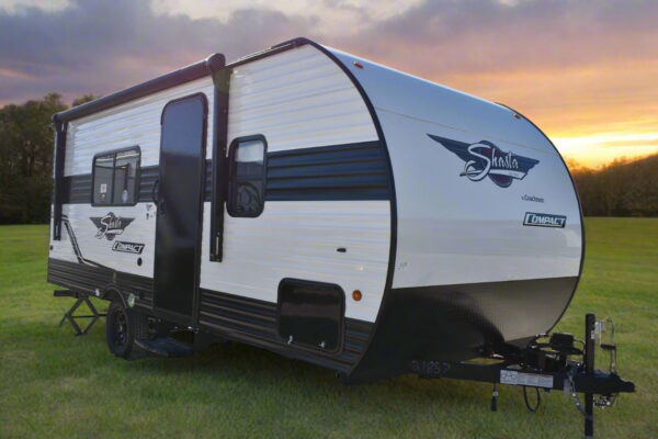 Forest River Shasta Oasis - 18FQ Floorplan - Travel Trailer RV - 23 ft - 2024 Edition