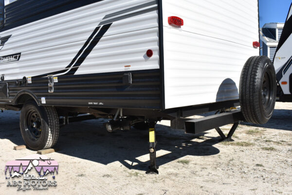 Forest River Shasta Oasis - 18FQ Floorplan - Travel Trailer RV - 23 ft - 2024 Edition - Image 6