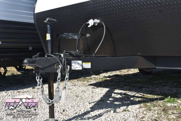 Forest River Ozark - 1610RBLE Floorplan - Travel Trailer RV - 20 ft - 2024 Edition - Image 17