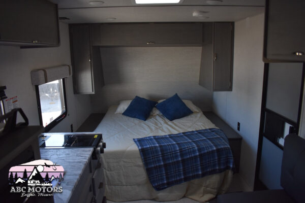Forest River Ozark - 1610RBLE Floorplan - Travel Trailer RV - 20 ft - 2024 Edition - Image 2