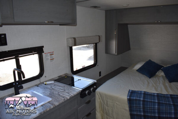 Forest River Ozark - 1610RBLE Floorplan - Travel Trailer RV - 20 ft - 2024 Edition - Image 8