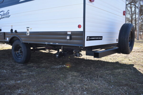 Forest River Shasta Oasis Compact - 18FQ Floorplan - Travel Trailer RV - 23 ft - 2025 Edition - Image 22