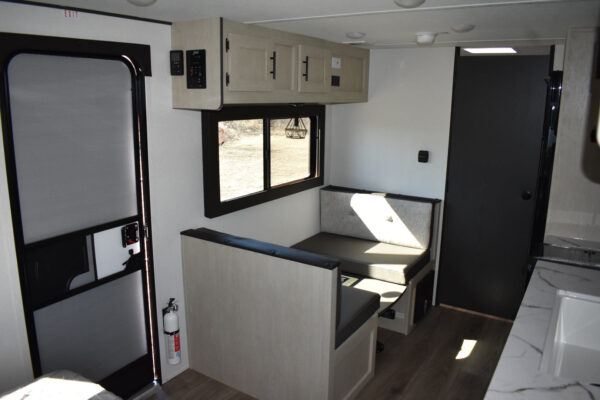 Forest River Shasta Oasis Compact - 18FQ Floorplan - Travel Trailer RV - 23 ft - 2025 Edition - Image 13