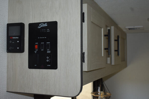 Forest River Shasta Oasis Compact - 18FQ Floorplan - Travel Trailer RV - 23 ft - 2025 Edition - Image 16