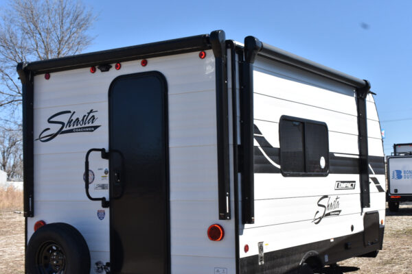 Forest River Shasta Oasis Compact - 16RE Floorplan - Travel Trailer RV - 17 ft - 2025 Edition - Image 15