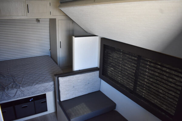 Forest River Shasta Oasis Compact - 16BH Floorplan - Travel Trailer RV - 17 ft - 2025 Edition - Image 10