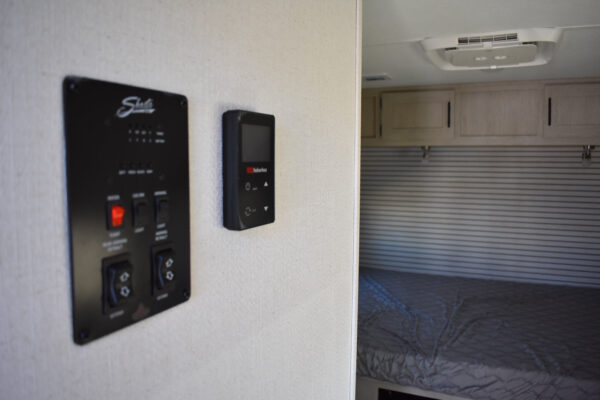 Forest River Shasta Oasis Compact - 16BH Floorplan - Travel Trailer RV - 17 ft - 2025 Edition - Image 24
