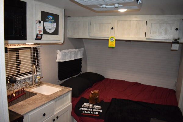 Forest River Shasta Oasis Compact - 16BH Floorplan - Travel Trailer RV - 17 ft - 2025 Edition - Image 2