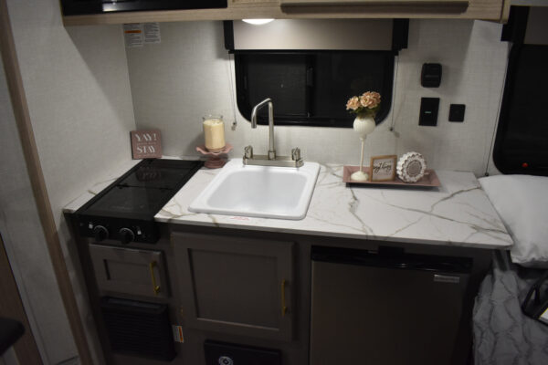 KZ RV Sportsmen Classic - 130BH Floorplan - Travel Trailer - 17 ft - 2025 Edition - Image 7