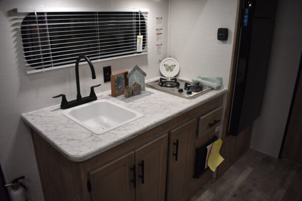 Gulf Stream Ameri-Lite - 199DD Floorplan - Travel Trailer RV -  20 ft - 2025 Edition - Image 6