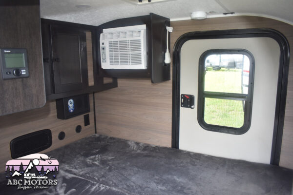 Braxton Creek Bushwhacker - 10HD Floorplan - Travel Trailer RV - 13 ft - 2024 Edition - Image 14