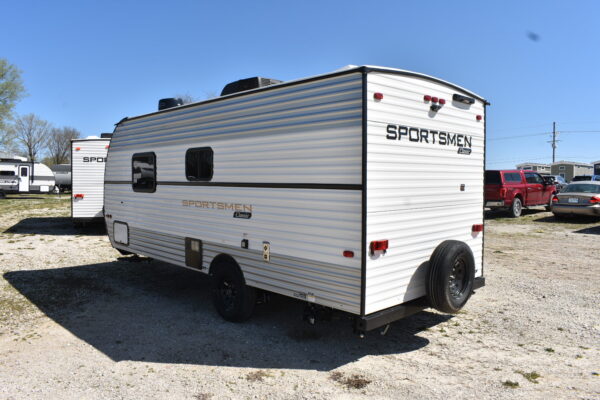 KZ RV Sportsmen Classic - 170MB Floorplan - Travel Trailer - 22 ft - 2025 Edition - Image 12