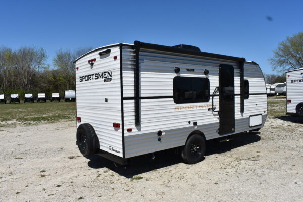 KZ RV Sportsmen Classic - 170MB Floorplan - Travel Trailer - 22 ft - 2025 Edition - Image 14