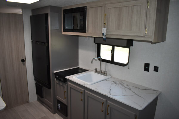 KZ RV Sportsmen Classic - 170MB Floorplan - Travel Trailer - 22 ft - 2025 Edition - Image 3